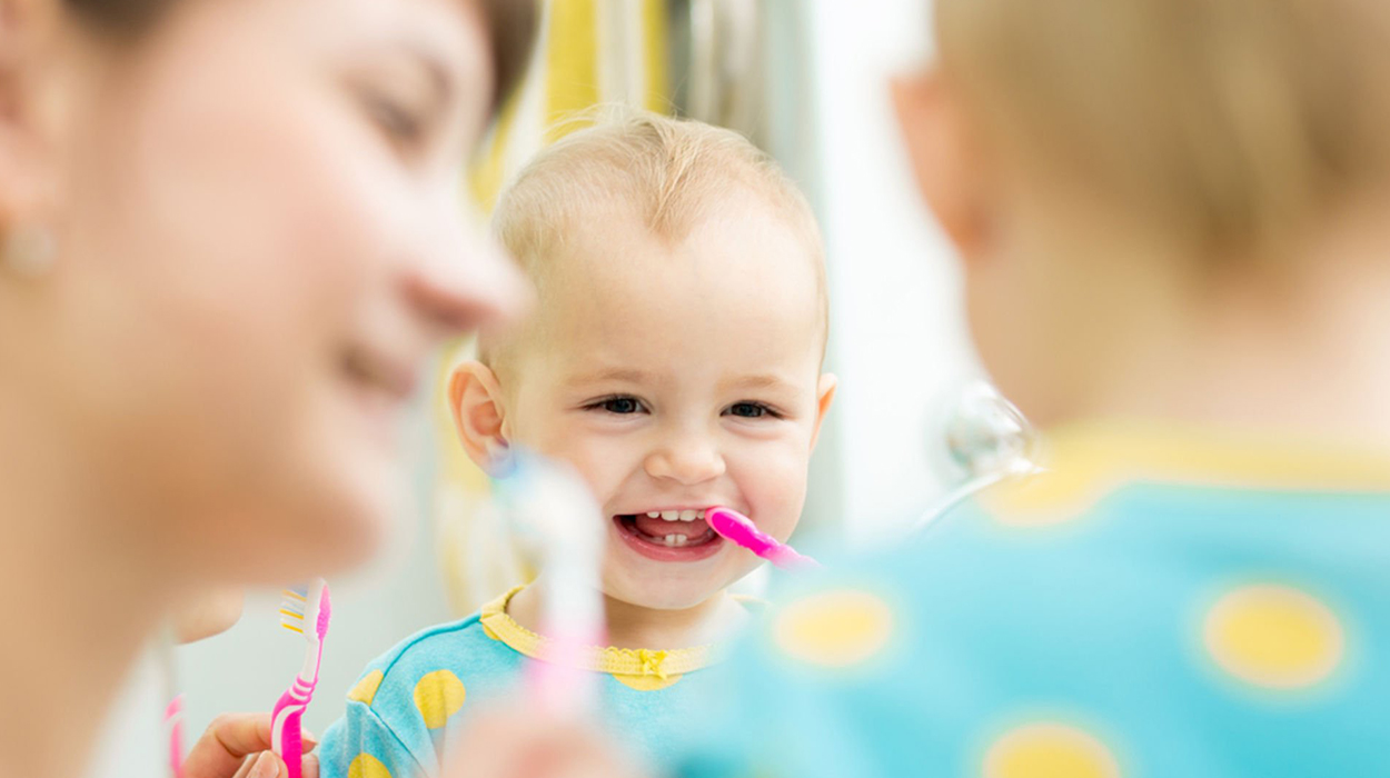 Bebeklerde Süt Dişleri Ne Zaman Çıkar? Nasıl Fırçalanır?